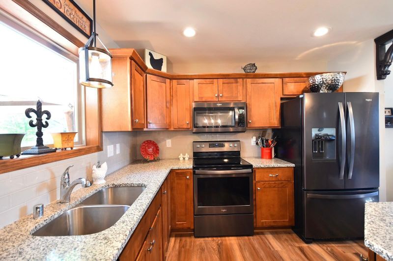 195 Golflinks Ave, Zumbrota, MN 55992