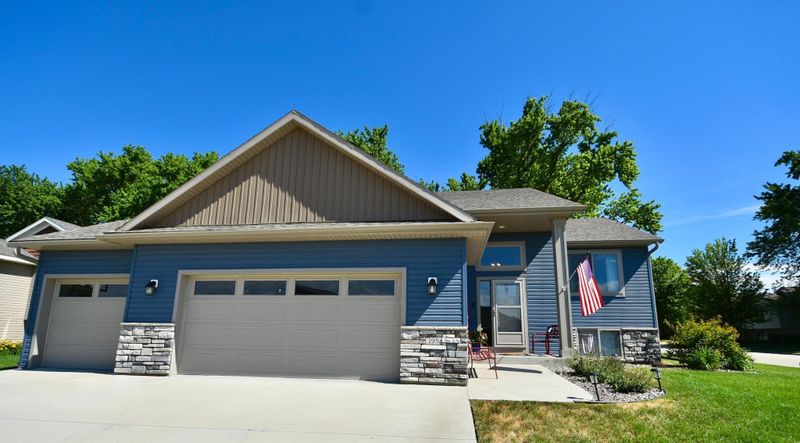 195 Golflinks Ave, Zumbrota, MN 55992