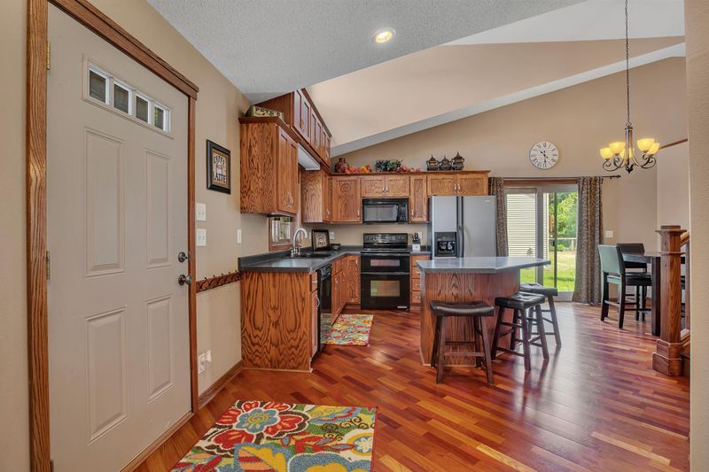 412 10th Ave NE, Rice, MN 56367