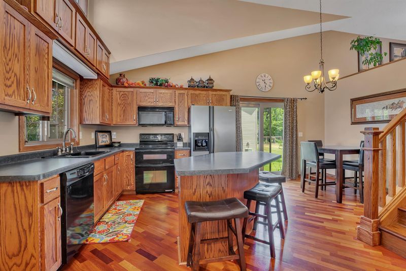 412 10th Ave NE, Rice, MN 56367
