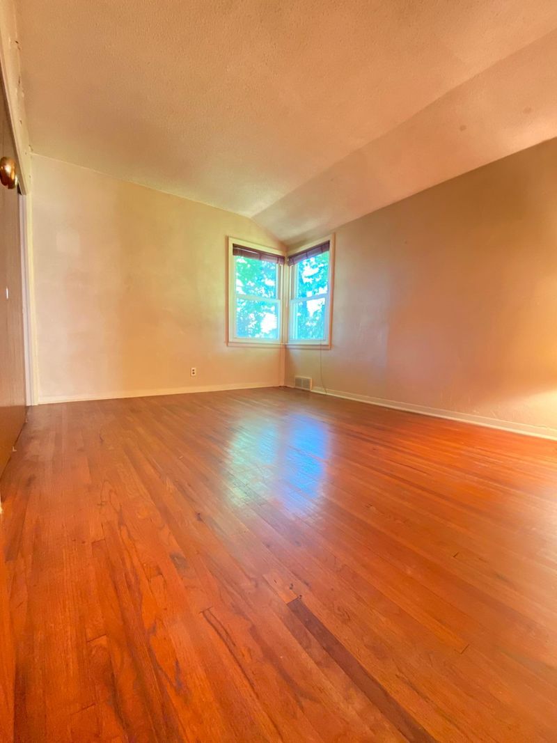 2311 Holloway Ave E, North Saint Paul, MN 55109