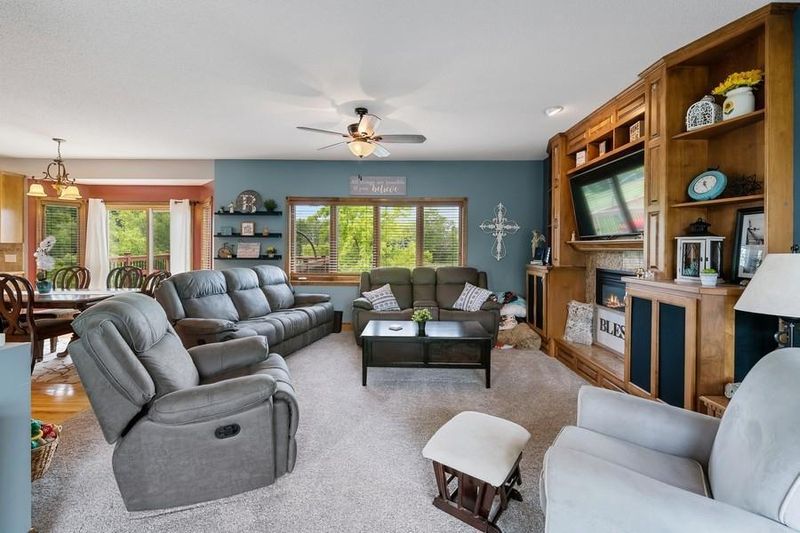 4901 Kalenda Ave NE, Albertville, MN 55301