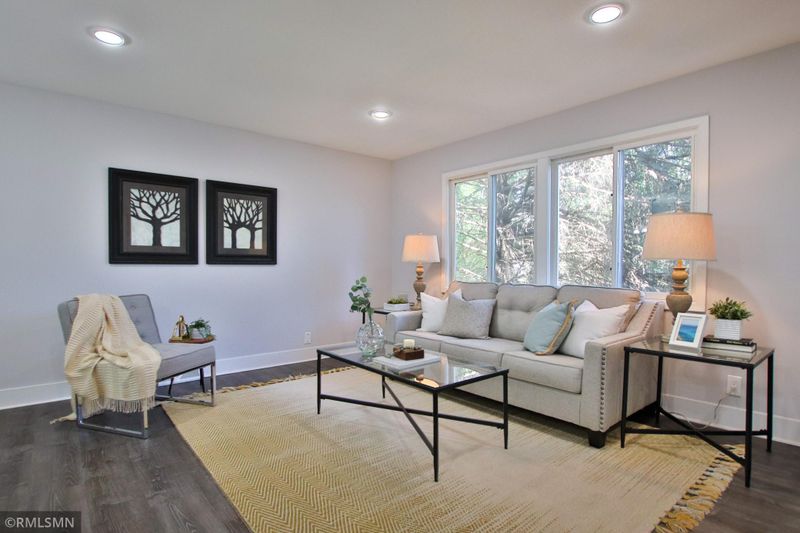 4353 Bear Path Trl, Eagan, MN 55122