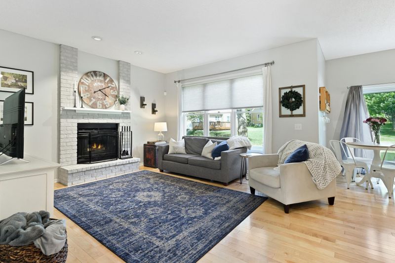 17107 Hanover Ln, Eden Prairie, MN 55347