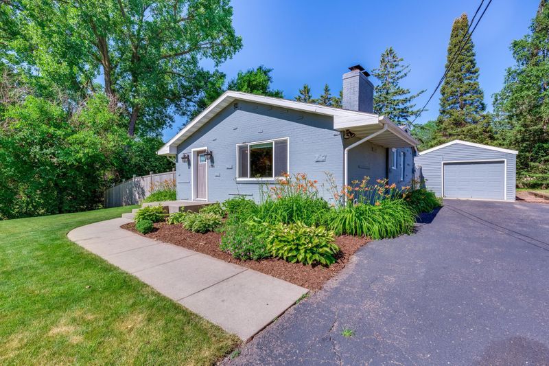 1504 Traymore Rd, Minnetonka, MN 55305