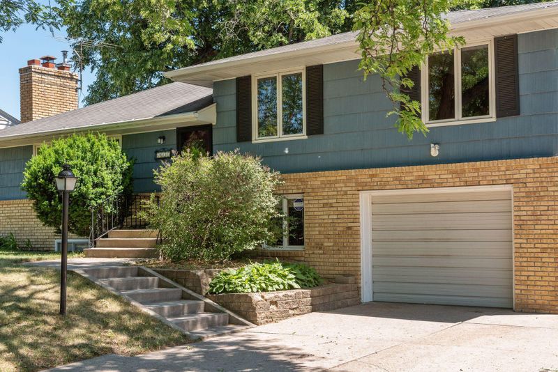 6633 12th Ave S, Richfield, MN 55423
