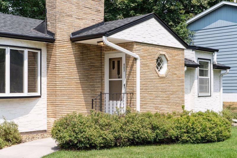 403 County Road B W, Roseville, MN 55113