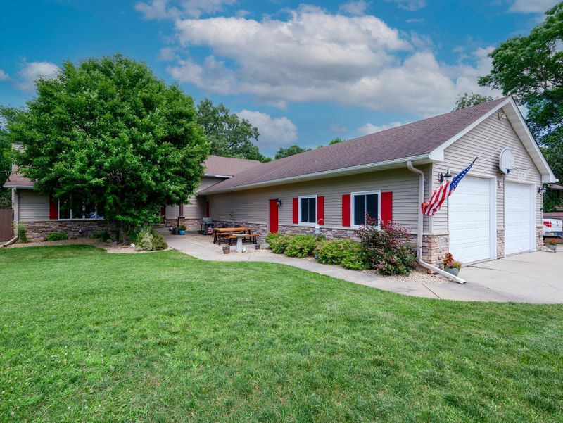 17374 Blackbird Trl, Hastings, MN 55033
