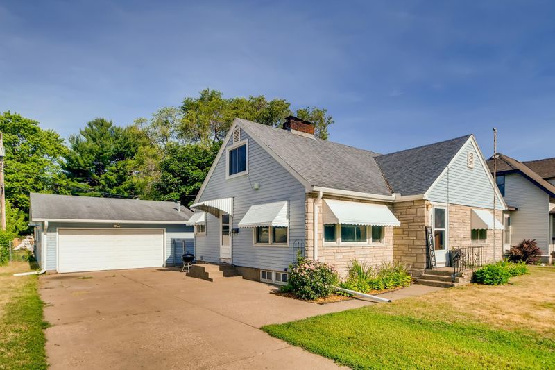 4837 Bloom Ave, White Bear Lake, MN 55110