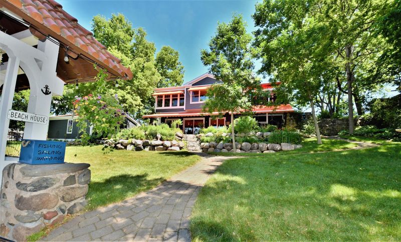 331 Lake St N, Prescott, WI 54021