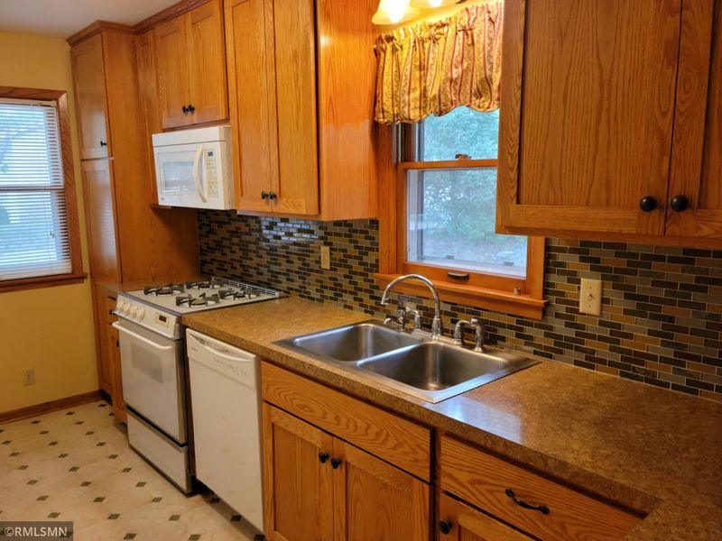 524 E River St, Monticello, MN 55362