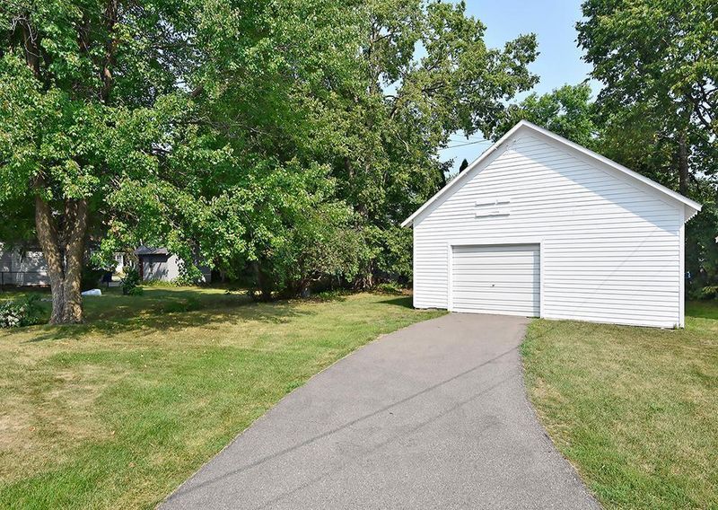 526 1st St NW, Faribault, MN 55021