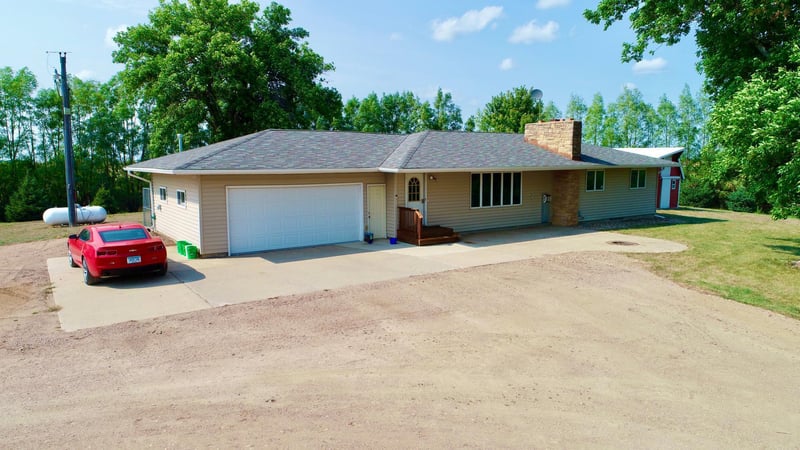 11841 205th St, Tracy, MN 56175