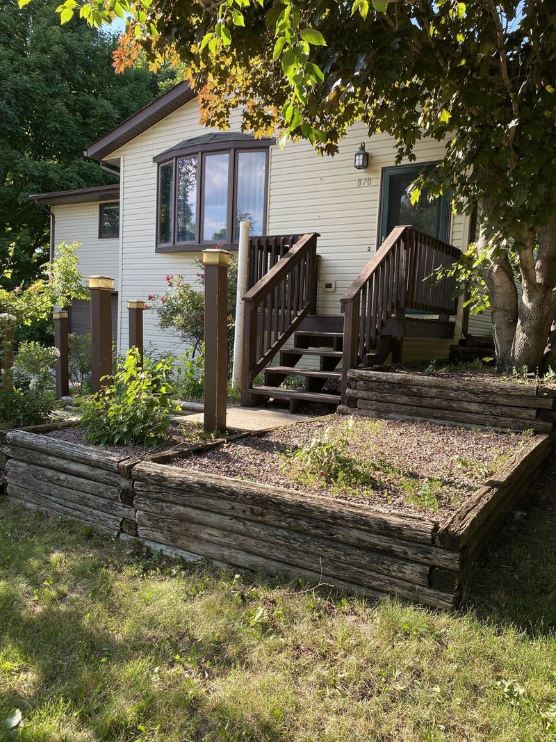 870 20th St, Windom, MN 56101