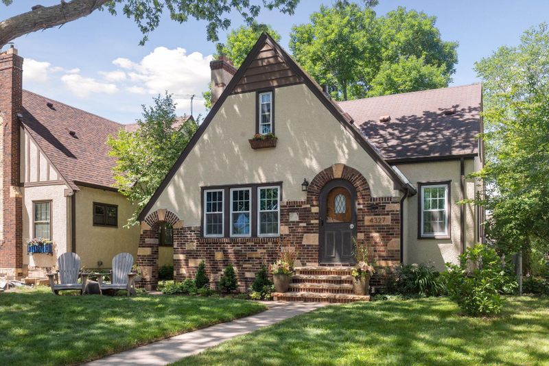 4327 Russell Ave N, Minneapolis, MN 55412