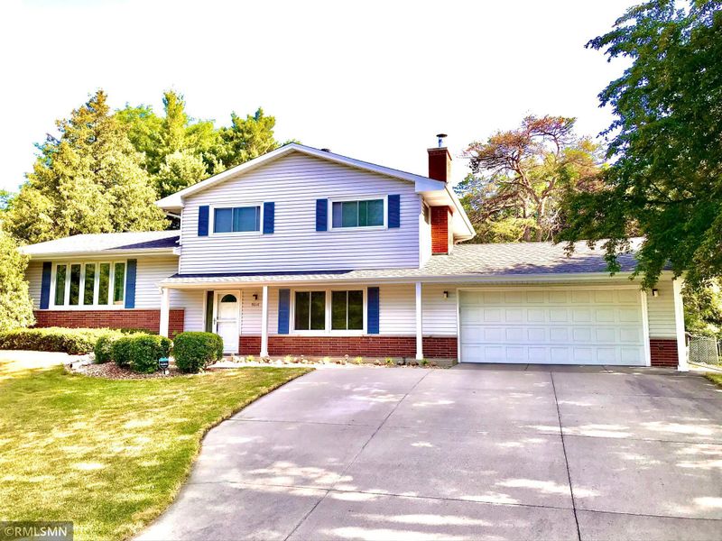 9016 34th Ave N, New Hope, MN 55427