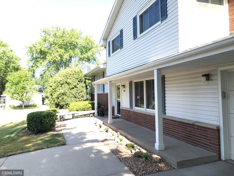 9016 34th Ave N, New Hope, MN 55427