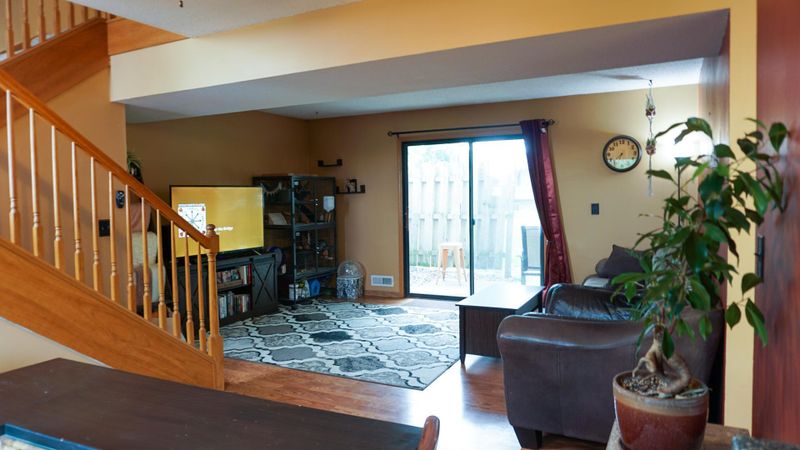3290 Dodd Ln, Eagan, MN 55121
