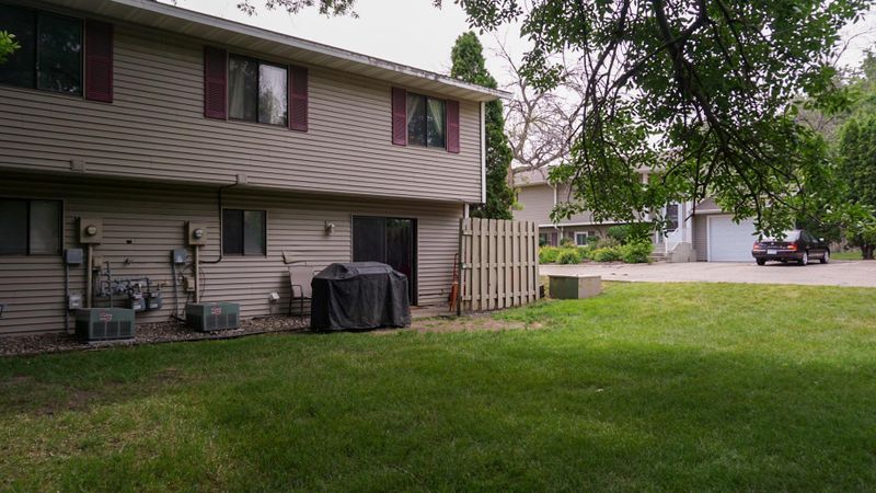 3290 Dodd Ln, Eagan, MN 55121
