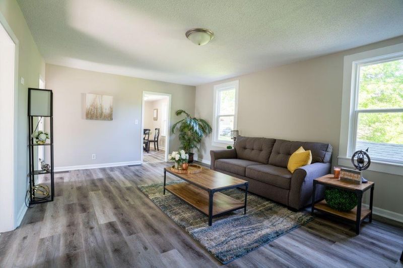 914 1st St E, Hastings, MN 55033
