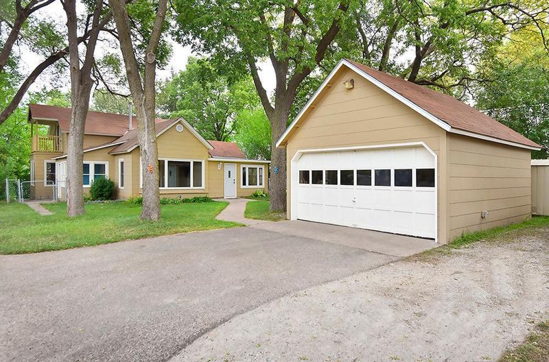 723 6th Ave NW, Faribault, MN 55021