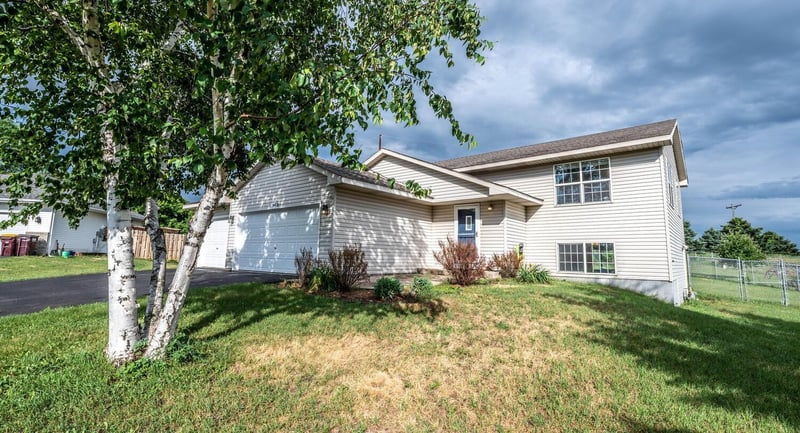 23662 Cardinal Ct, Hampton, MN 55031