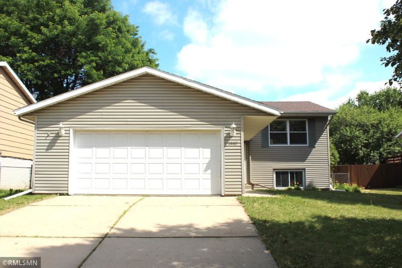 2069 46th St NW, Rochester, MN 55901