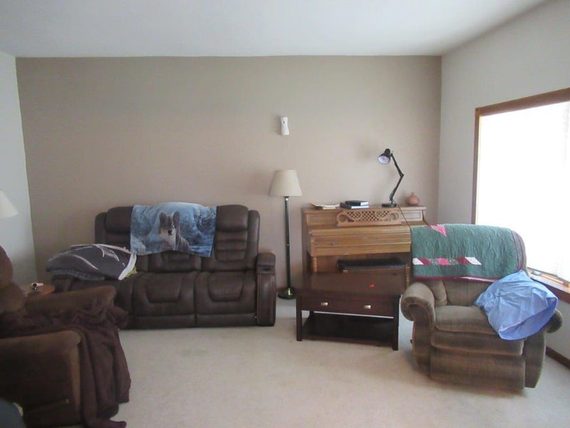 321 2nd St, Chandler, MN 56122