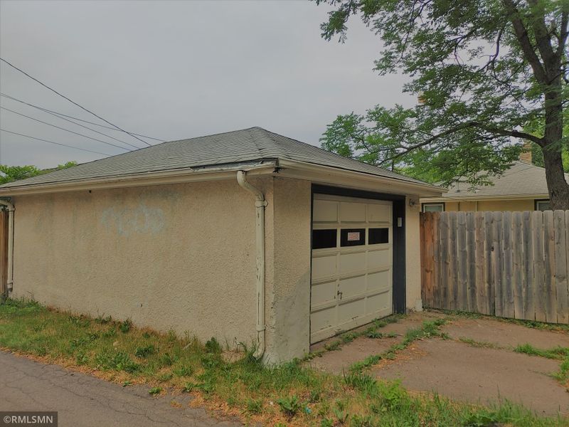 1882 Hoyt Ave E, Saint Paul, MN 55119