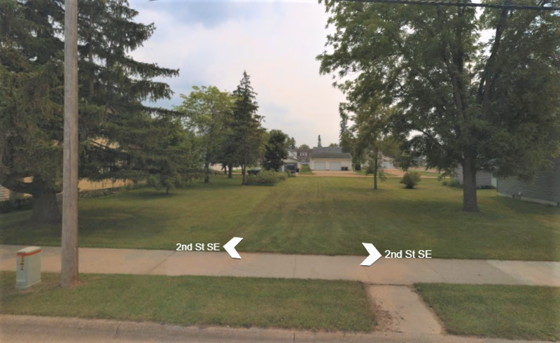 306 2nd St SE, Melrose, MN 56352