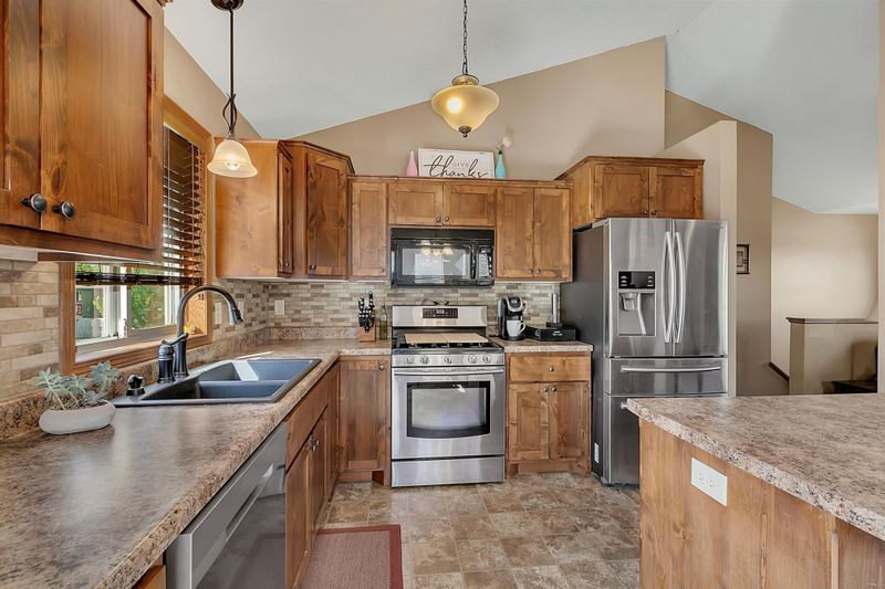 1719 7th St N, Sartell, MN 56377