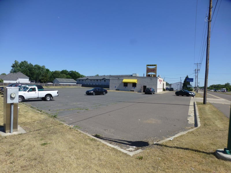 6014 Lakeland Ave N, Crystal, MN 55428