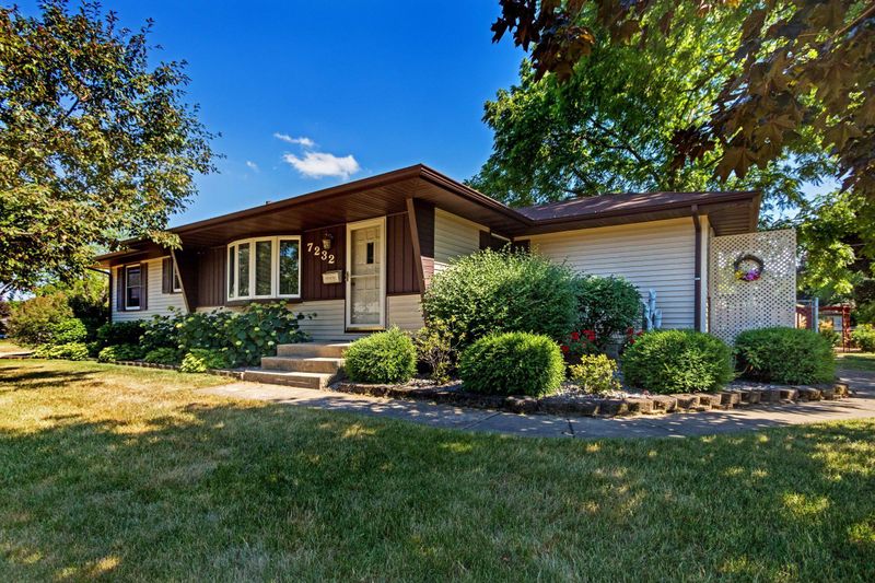 7232 Georgia Ave N, Brooklyn Park, MN 55428