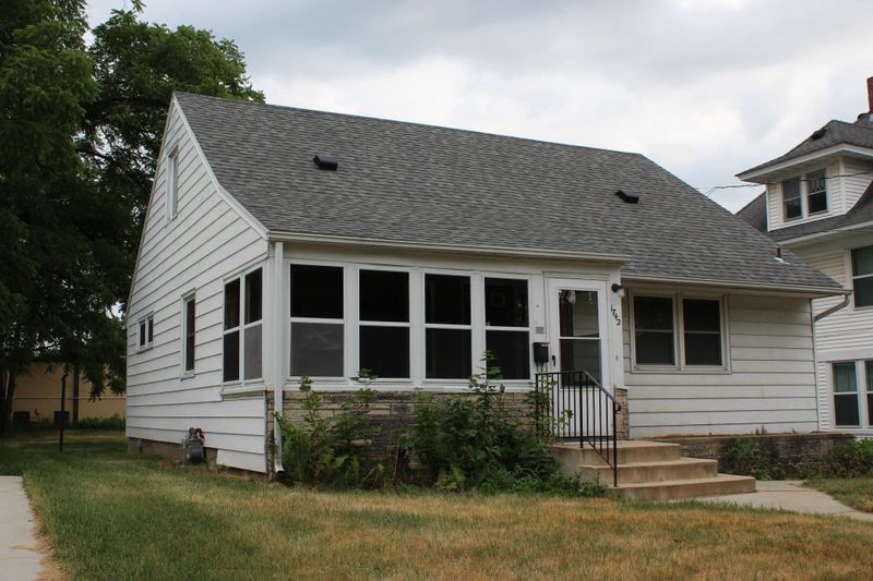 1742 1st St SW, Rochester, MN 55902