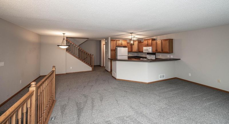 7657 Ponds Edge Pa, Savage, MN 55378