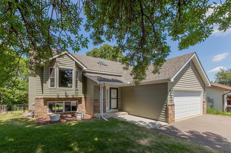 5400 W 143rd St, Savage, MN 55378