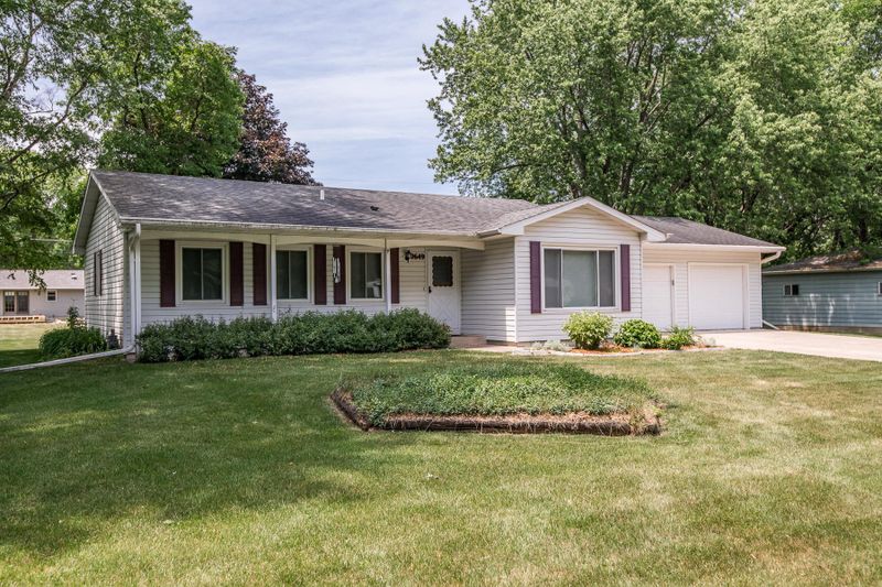 2649 Erin Ln NE, Rochester, MN 55906
