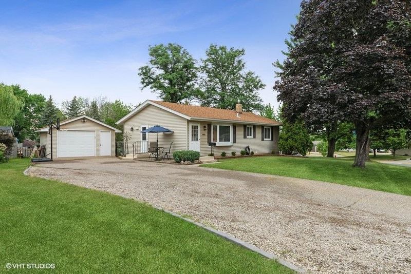 6835 Carleda Ave, Inver Grove Heights, MN 55076
