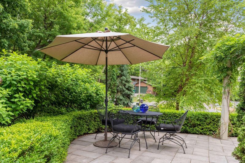 3026 Casco Point Rd, Wayzata, MN 55391