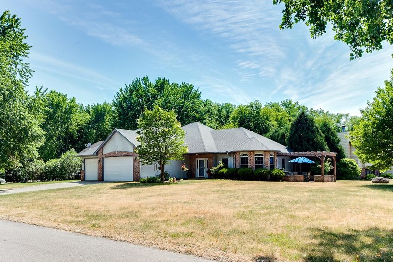5433 Jefferson Ct, White Bear Lake, MN 55110