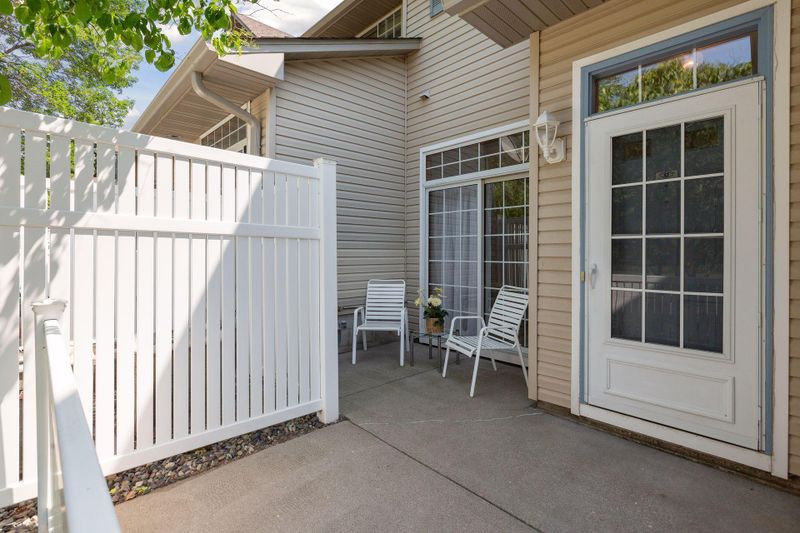 2788 Mallard Dr, Woodbury, MN 55125