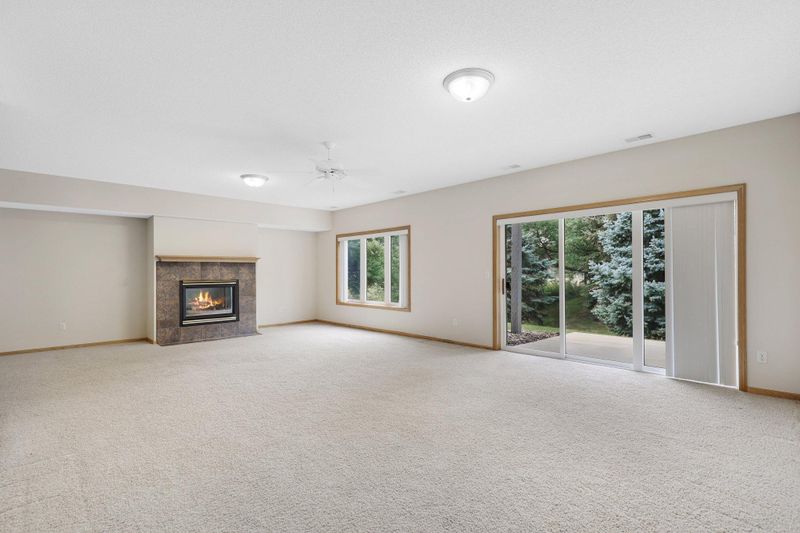 15141 Crestview Cir, Rosemount, MN 55068