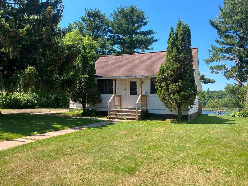 975 1st Ave, Cumberland, WI 54829