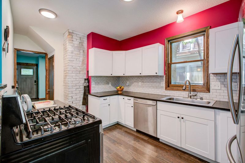 2725 Grand Ave S, Minneapolis, MN 55408