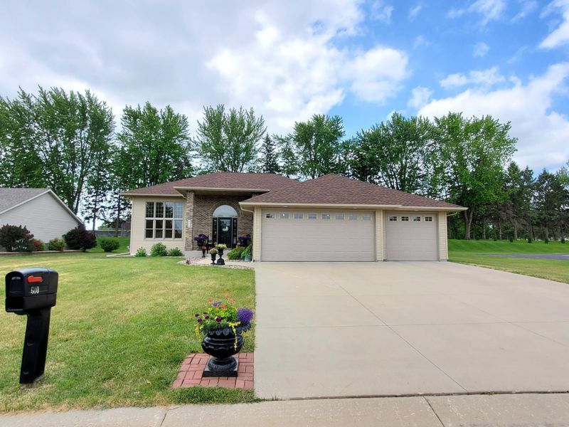 610 2nd St NW, Plainview, MN 55964