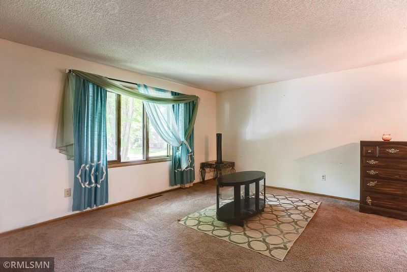 7770 York Ln N, Brooklyn Park, MN 55443