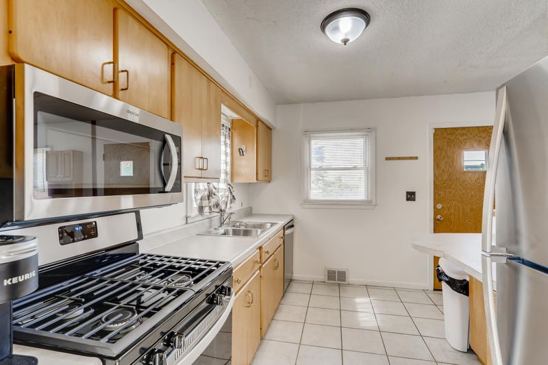 2100 Brookview Dr, Brooklyn Center, MN 55430