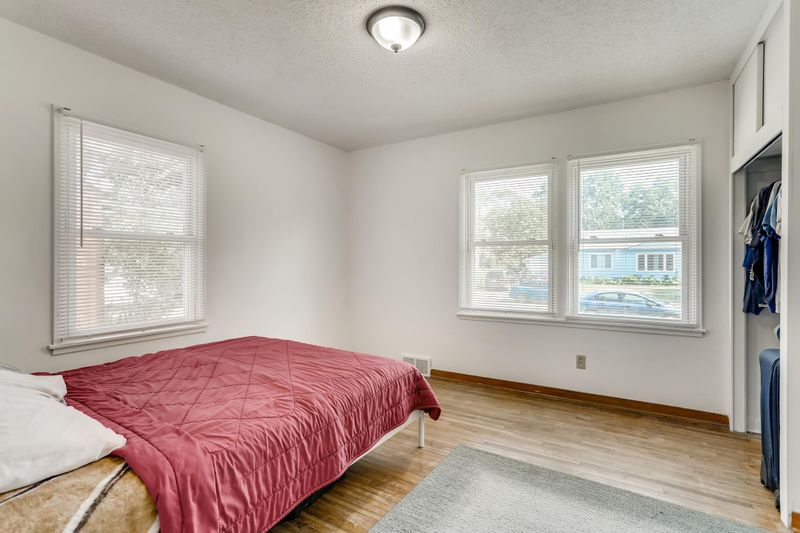 2100 Brookview Dr, Brooklyn Center, MN 55430