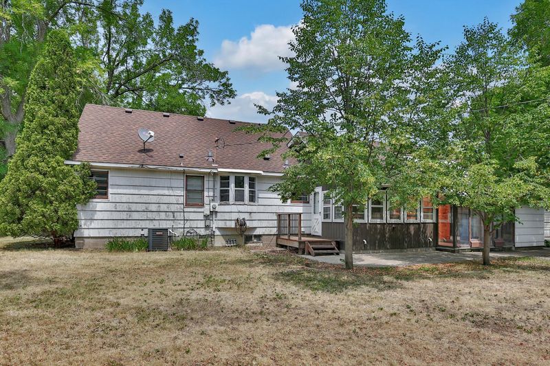 1030 Jefferson St, Anoka, MN 55303