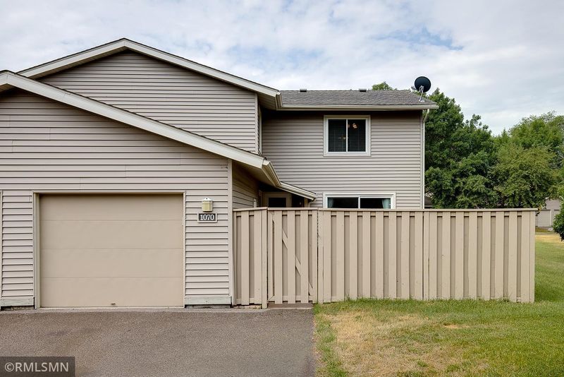 1070 Carmel Ct, Shoreview, MN 55126